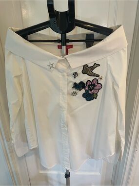 Saks Fifth Avenue White Button-Front Shirt with Star Pin and Embellishment